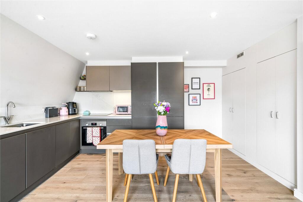 Apartment in London - View 2