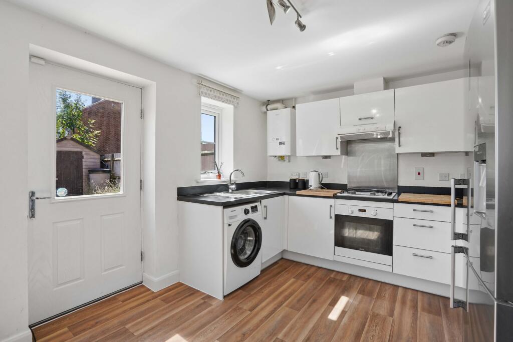 House in Vale of White Horse, Steventon - More