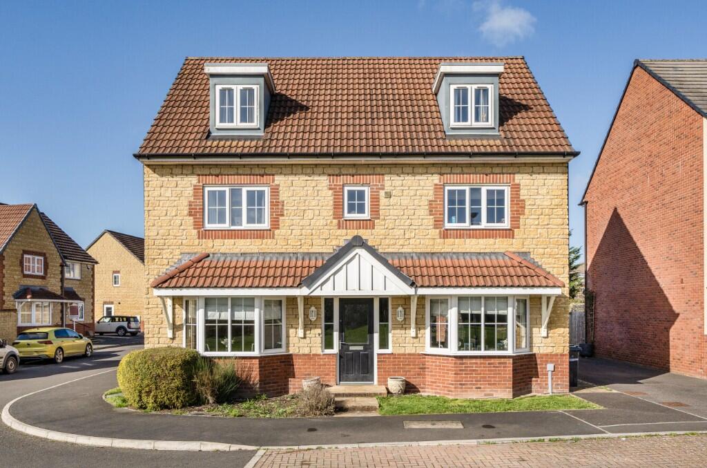 Main image of property: Kingfisher Road, Evercreech, Somerset, BA4 6AN