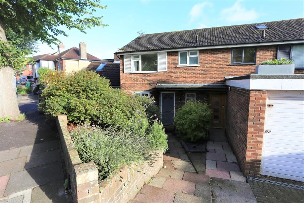 5-bed semi-detached on Inwood Crescent, Brighton, £575,000