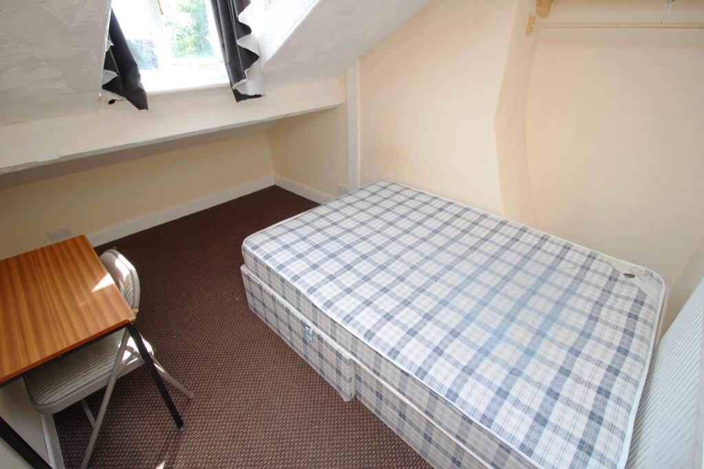 8 bedroom house for rent