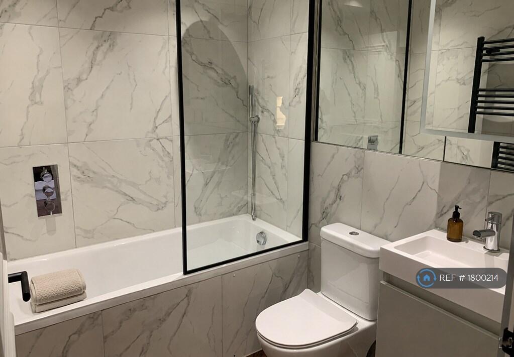 Apartment in London - More
