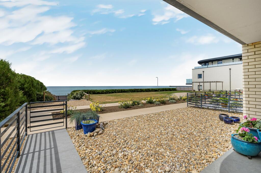 Apartment in Lewes, Seaford - View 3