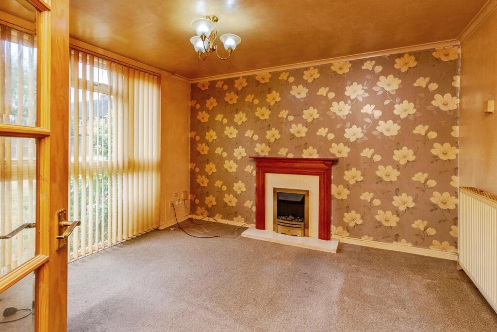 House in Stoke-on-Trent - More
