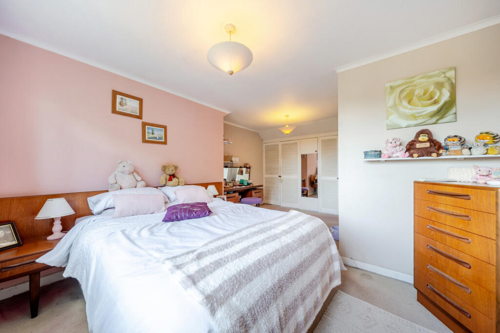 House in Orpington, Poverest, St Mary Cray - View 5