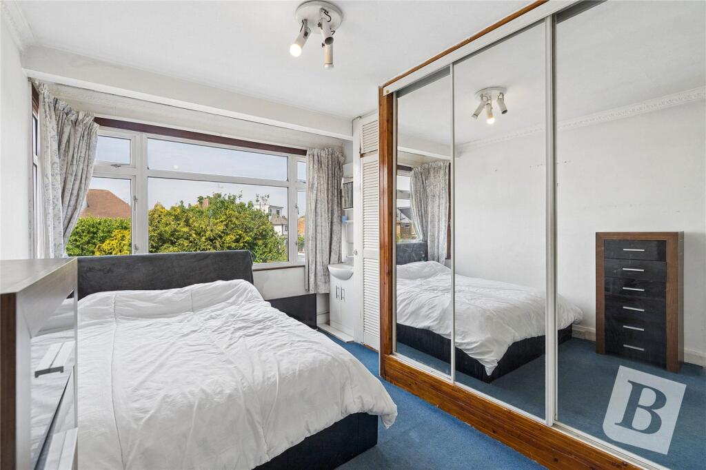 Brian Road, Chadwell Heath, Romford, RM6 photo 4