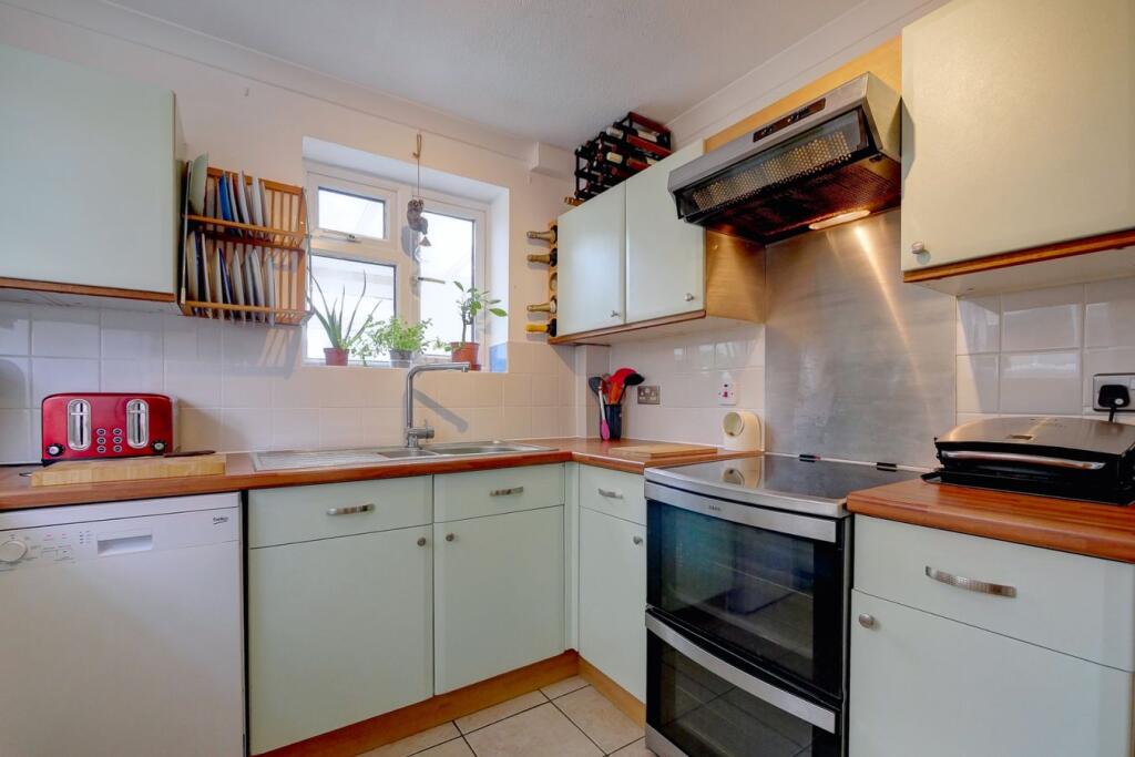 House in Wealden, Hailsham - View 2