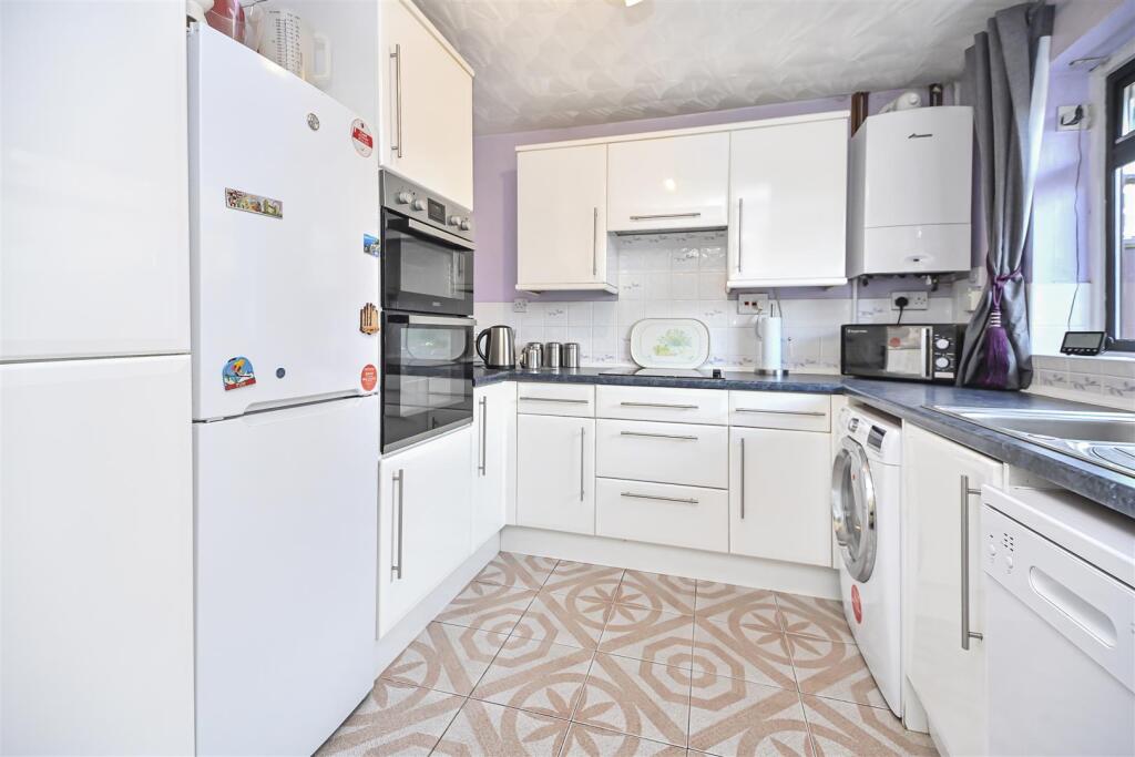 House in Leigh, Bedford - View 4
