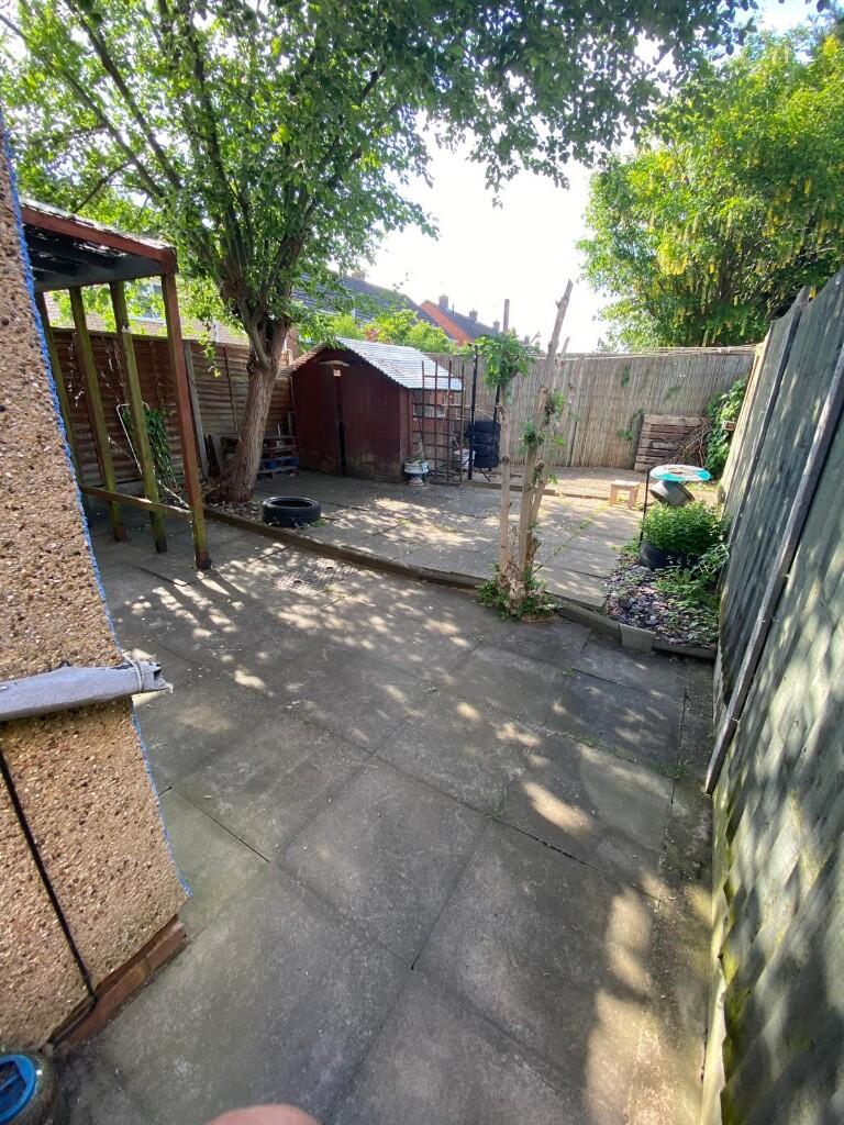 2 bedroom semi-detached house for rent