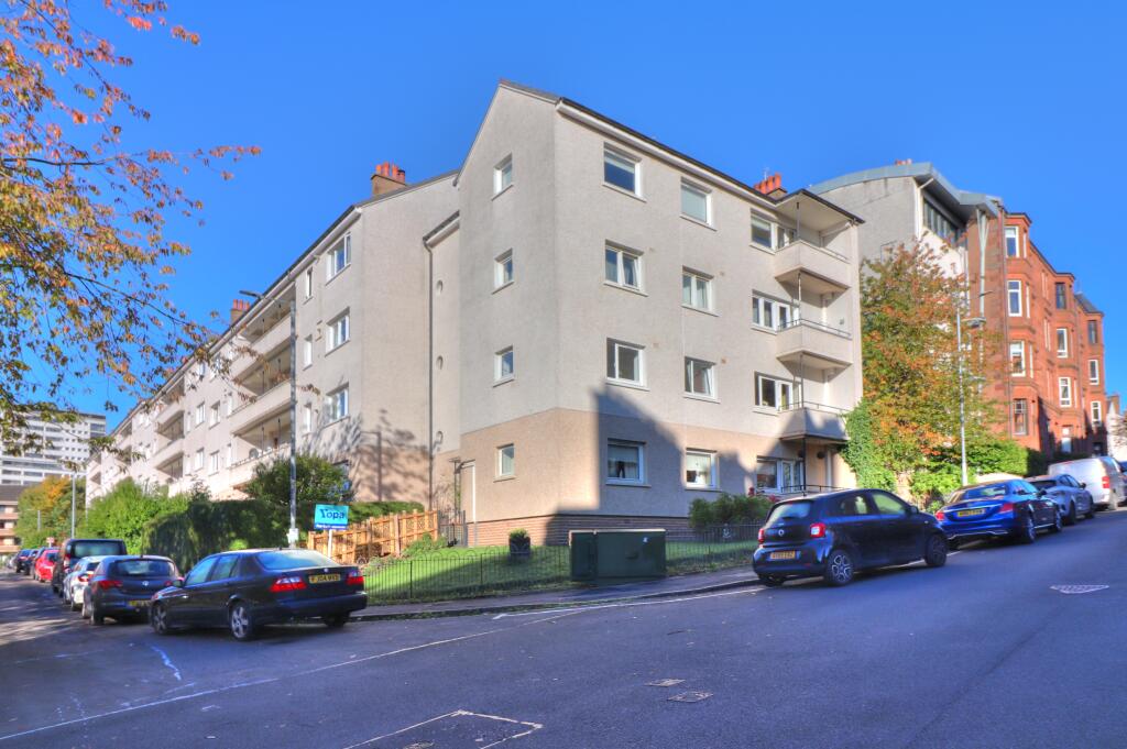 3 Bedroom Flat in G11 7RB