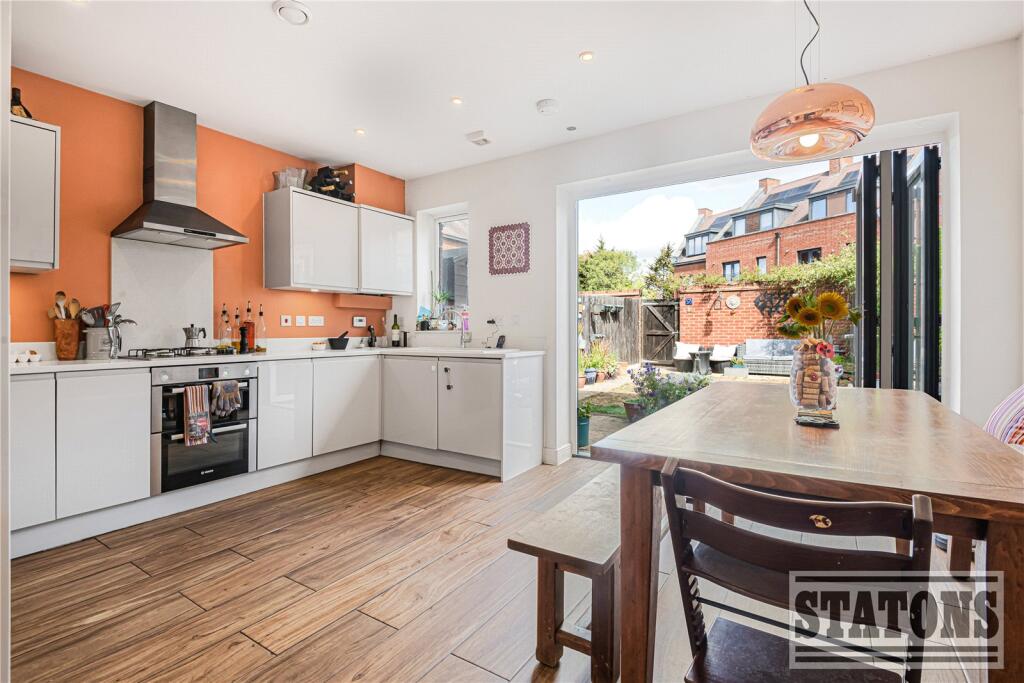 House in Hatfield, Hawkshead Farm, North Mymms - More