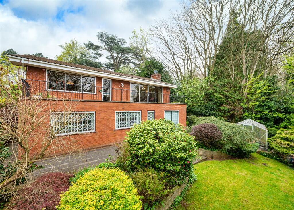 Main image of property: 37 Ormes Lane, Tettenhall, Wolverhampton, WV6 8LL