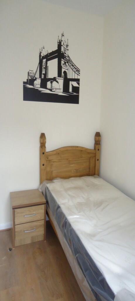 6 bedroom house for rent