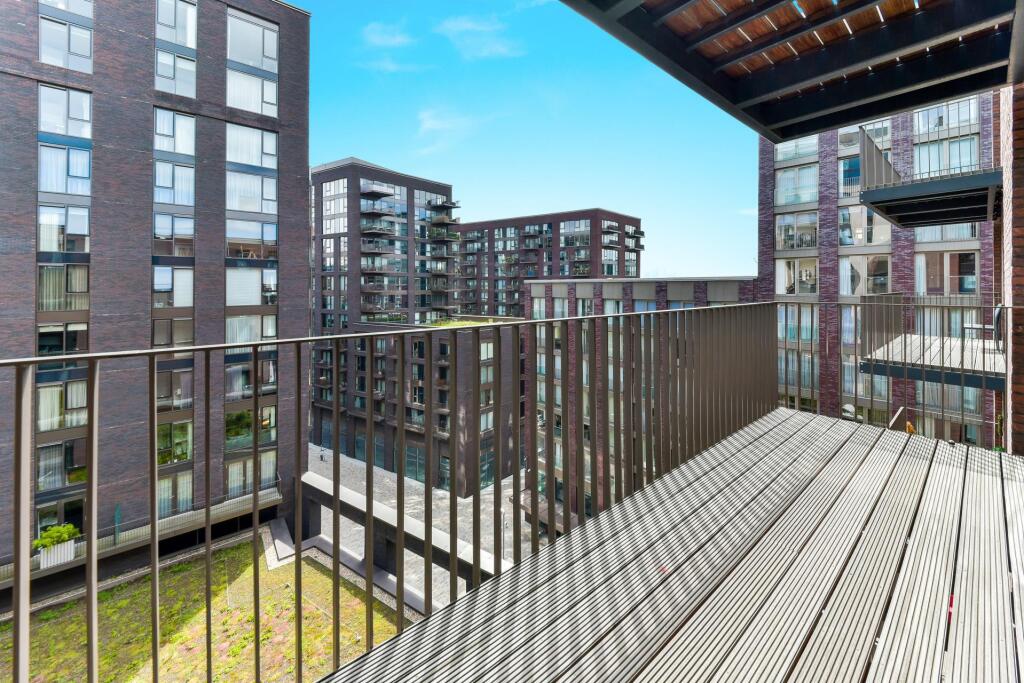 Apartment in London - More
