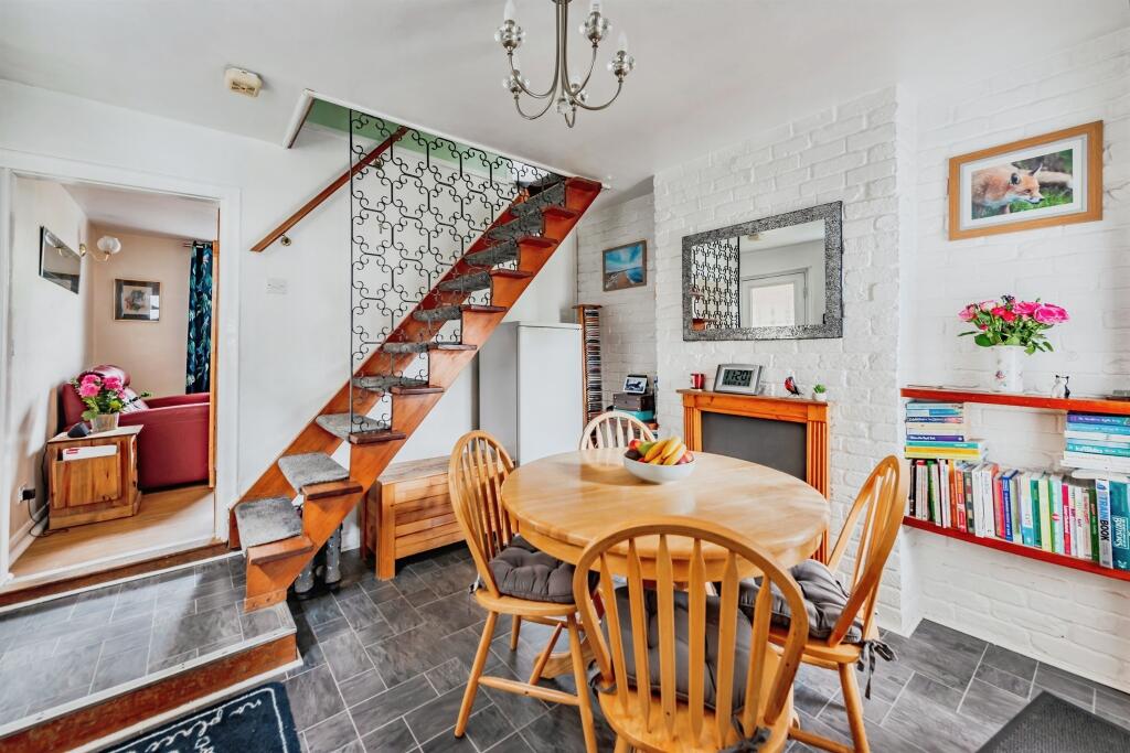 House in Reigate and Banstead, Surrey - View 5