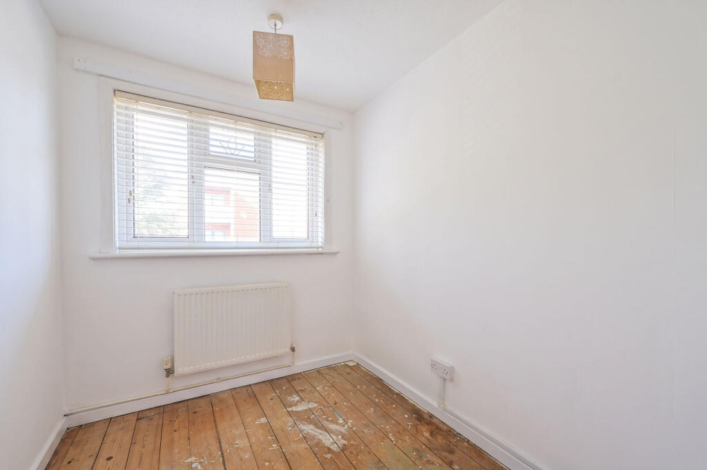House in London, Custom House, Silvertown - View 3