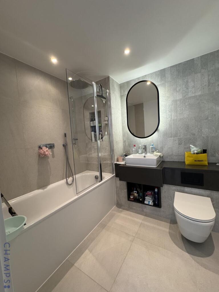 Apartment in London - View 5