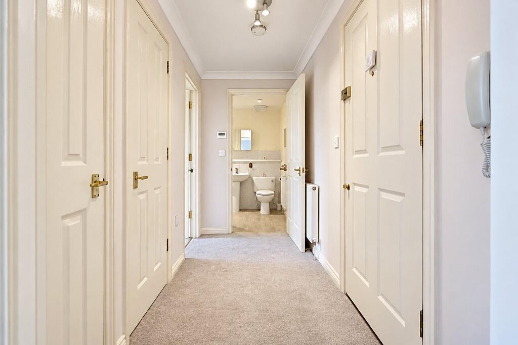 Apartment in Enfield - More