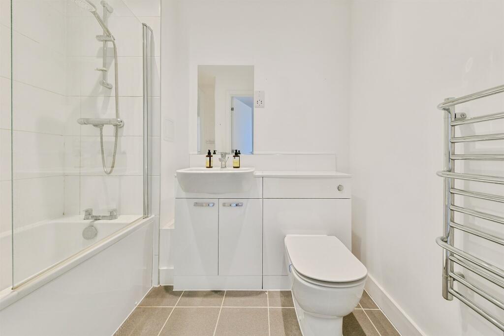 Apartment in Stevenage - View 4