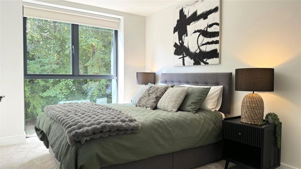 Apartment in Poole - More