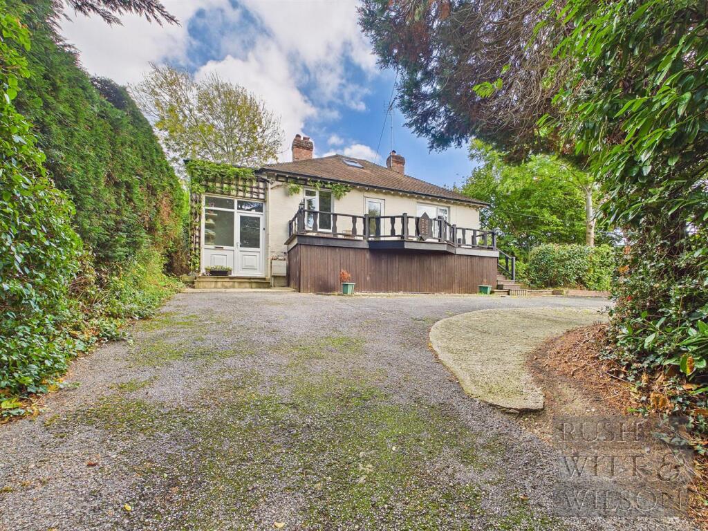 3-bed detached on Tollgate Road, Sedlescombe, £600,000