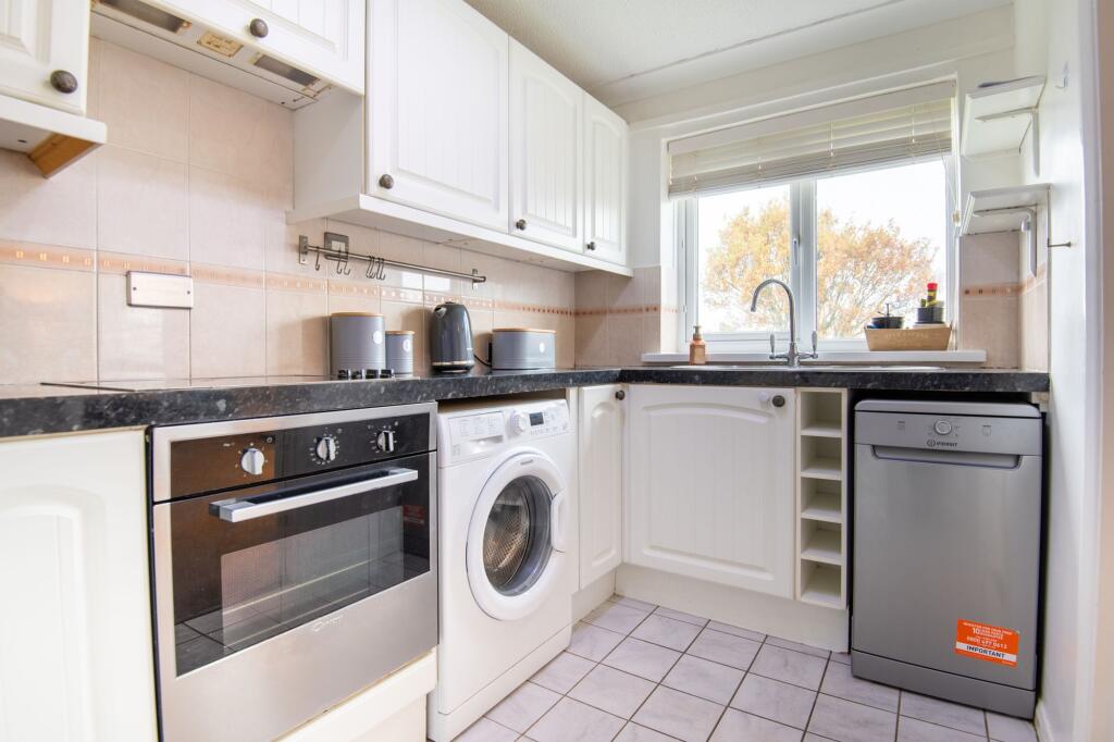Apartment in Little Harrowden - View 4