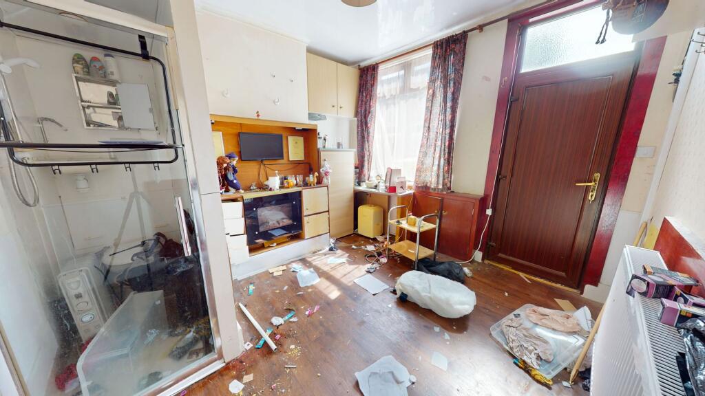 House in Stoke-on-Trent - View 2