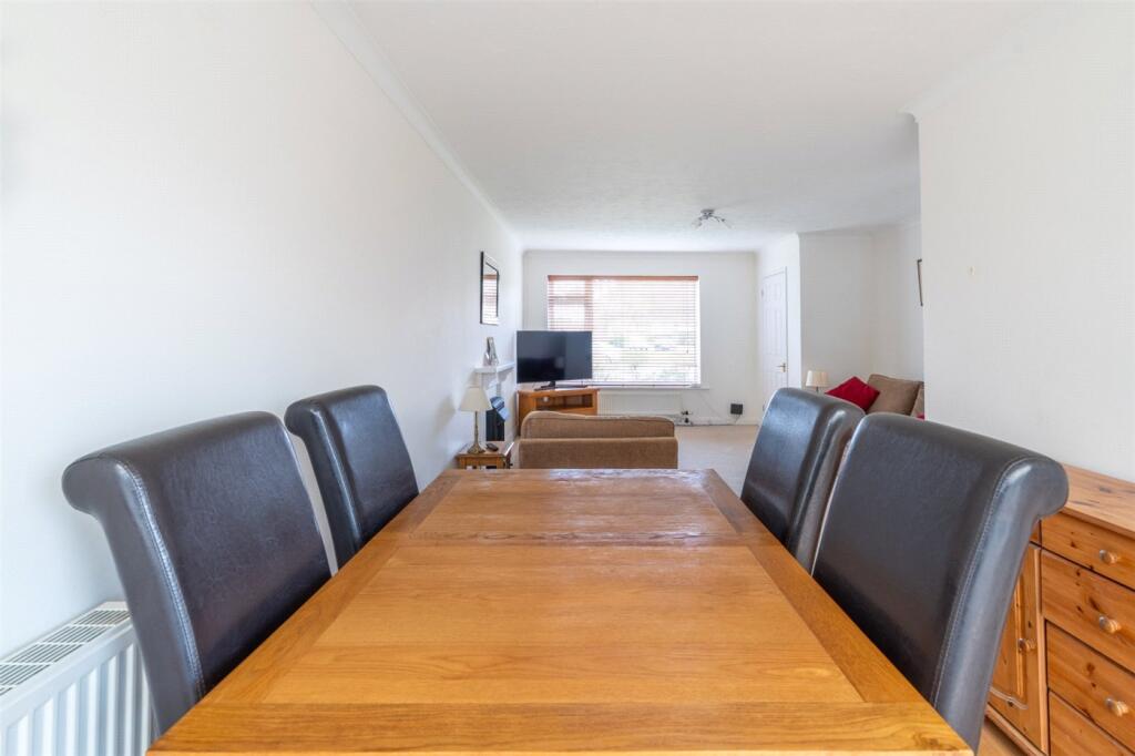 Cutlers Place, Colehill, Wimborne, Dorset, BH21 photo 4