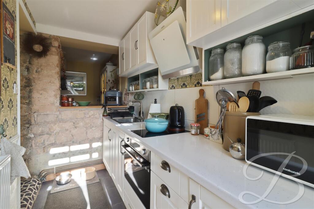 House in Mansfield, Nottinghamshire - View 4