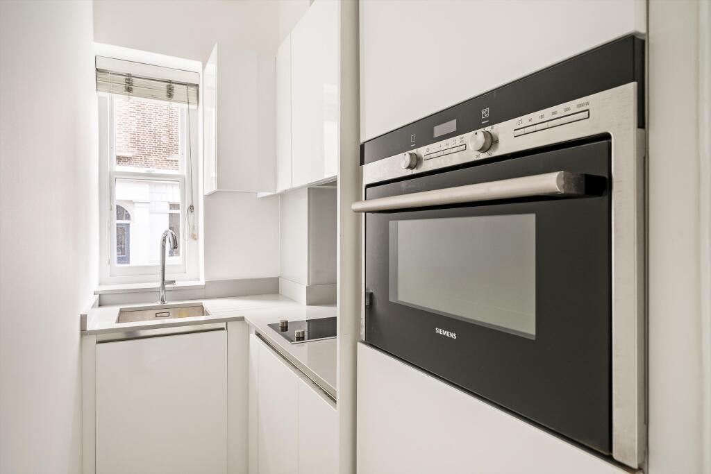 Apartment in London - View 3