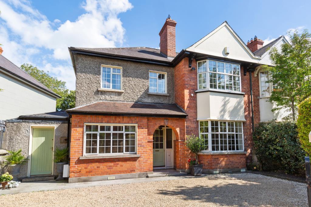 Main image of property: 4 Anglesea Road, Ballsbridge, Dublin 4, D04 N2A4