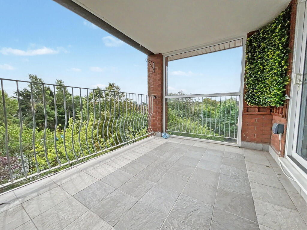 Apartment in Preston - View 4