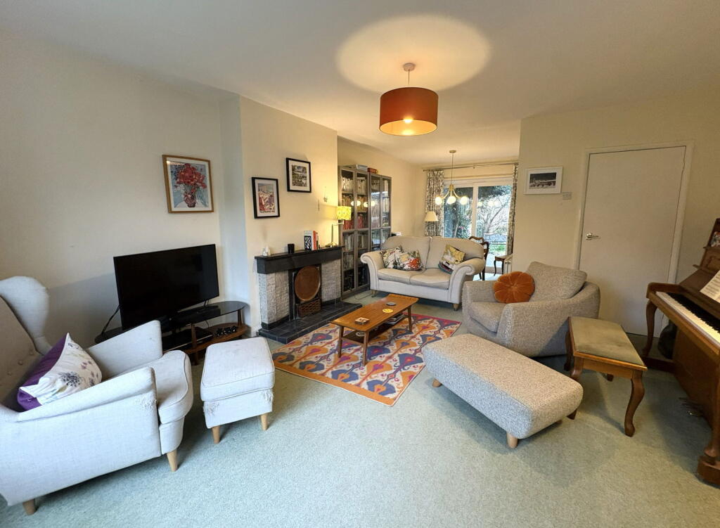 10, Courtlands Road photo 2