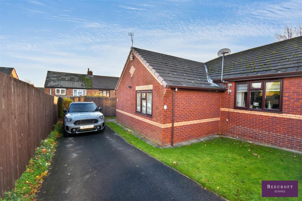 Shroggs Head Close, Darfield, Barnsley photo 2