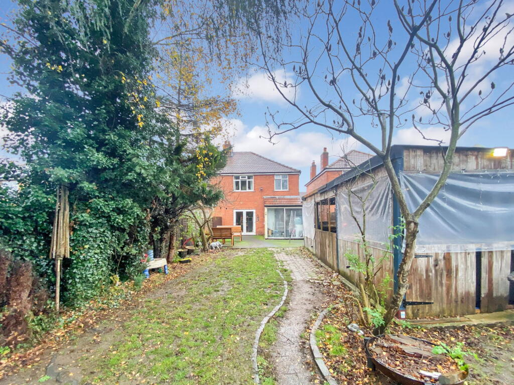 Huntingtower Road, Grantham, Lincolnshire, NG31 7AY photo 2