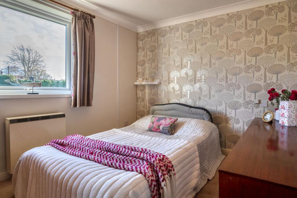 10 Central Drive, Romiley, Stockport, SK6 4QH photo 4