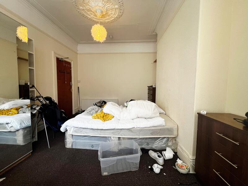 6 bedroom terraced house for rent