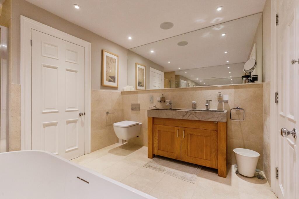 Apartment in Bath - More