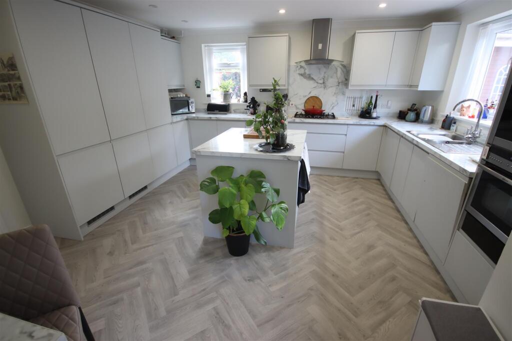 House in Chippenham, Wiltshire - View 4