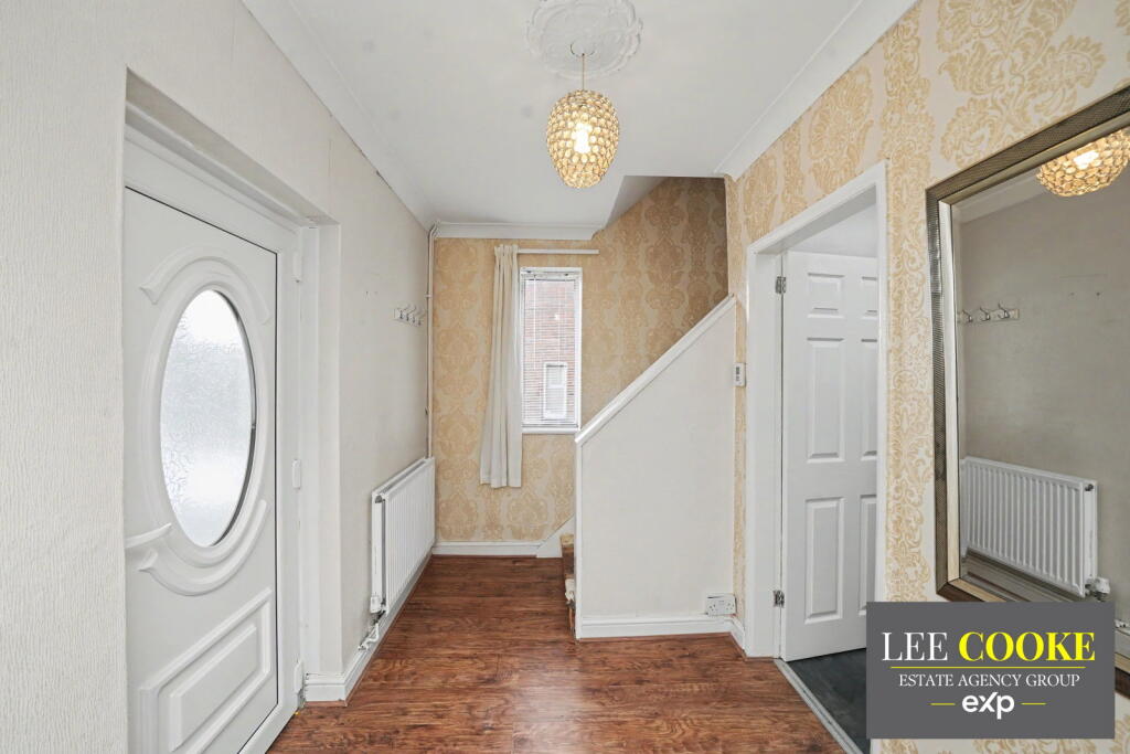 House in Wolverhampton, West Midlands - More