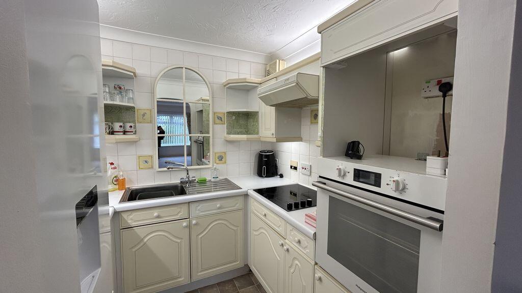 Apartment in Llandudno, Rhos-on-Sea - View 4