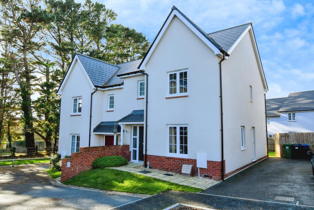 3-bed semi-detached on Muddlebridge Close, Barnstaple, EX31, £360,000