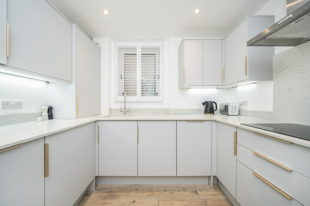 Apartment in London - View 3
