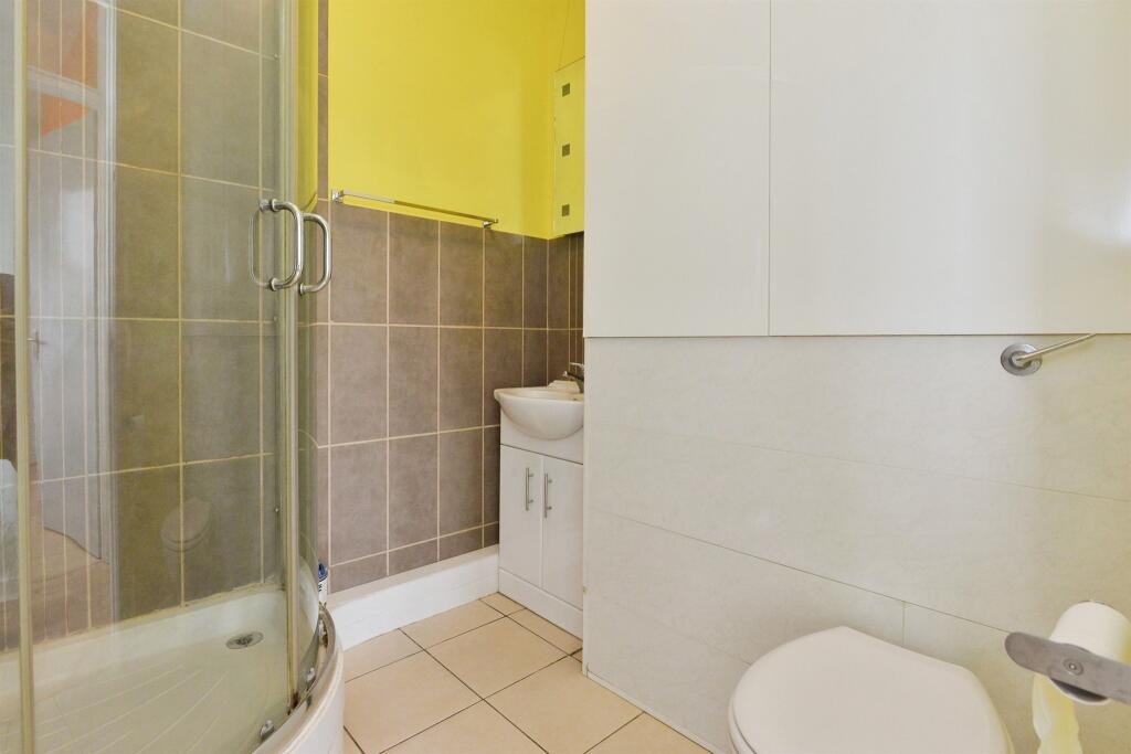 Apartment in Milton Keynes, Shenley Wood, Shenley Church End - View 5