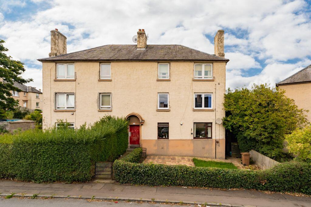 Main image of property: 15/4 Loganlea Road, Edinburgh, EH7 6NN