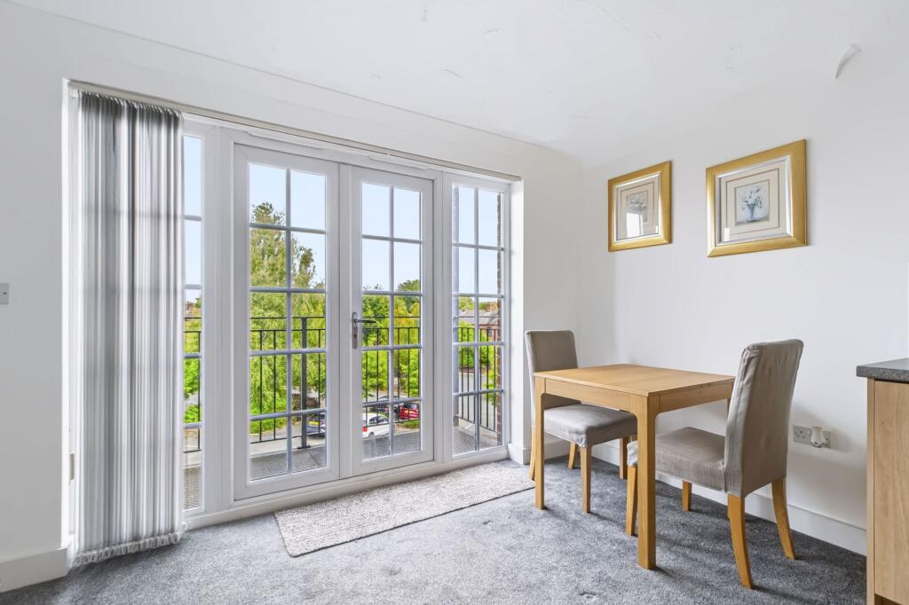 Apartment in Warrington - View 5