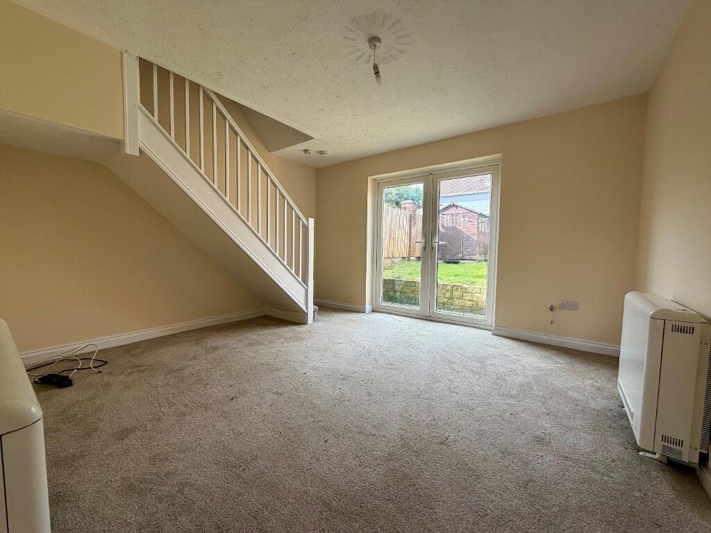 Toppers Close, Swindon, Wiltshire, SN25 photo 2