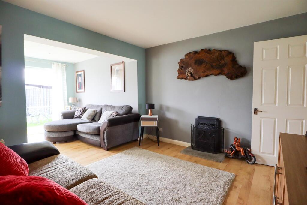 Finch Avenue, Oakham, Rutland photo 4