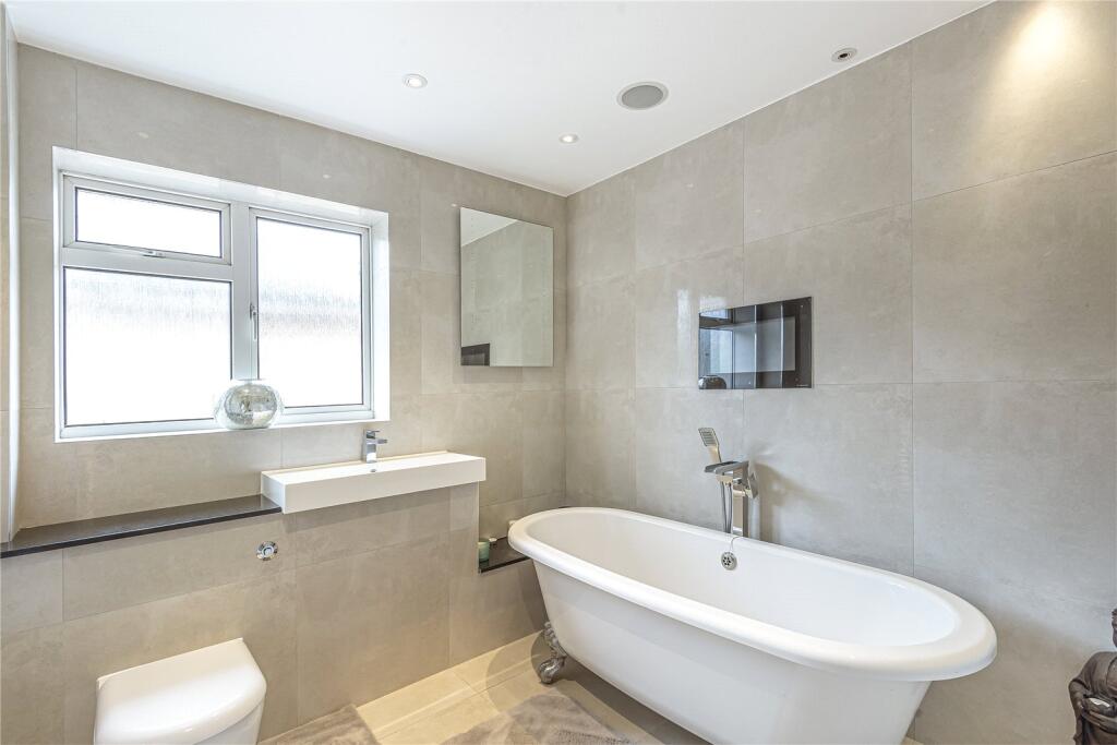 House in Uxbridge, Hillingdon - View 5