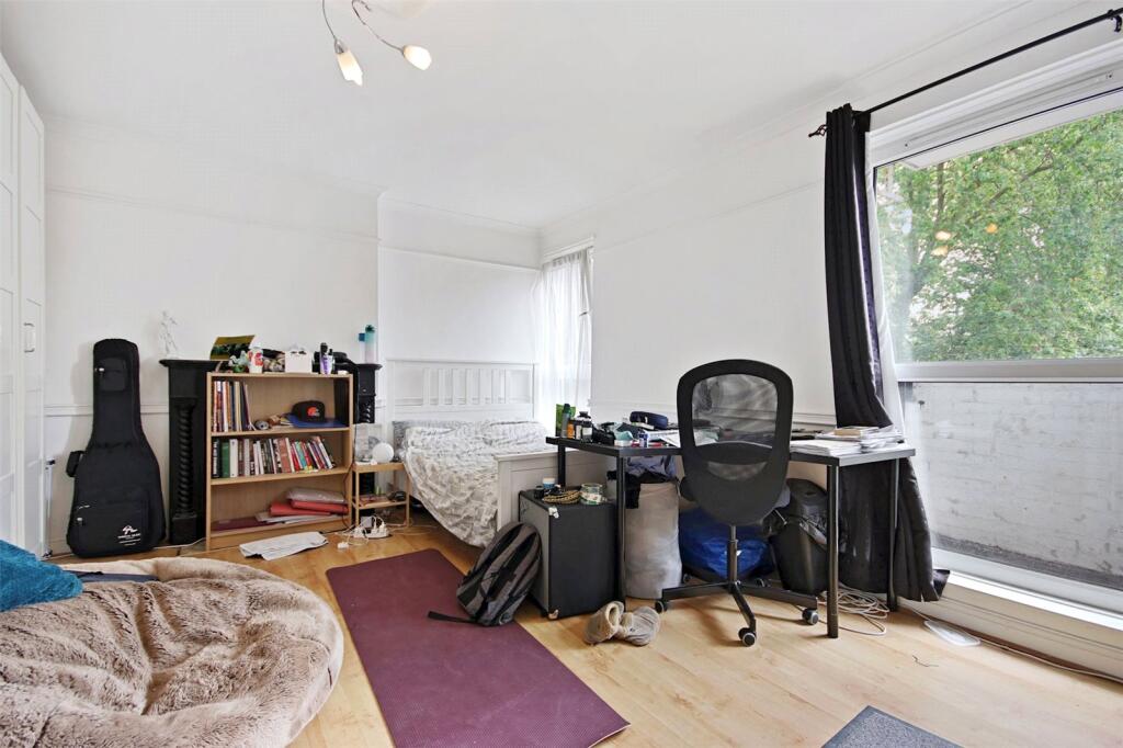 Apartment in London - View 5